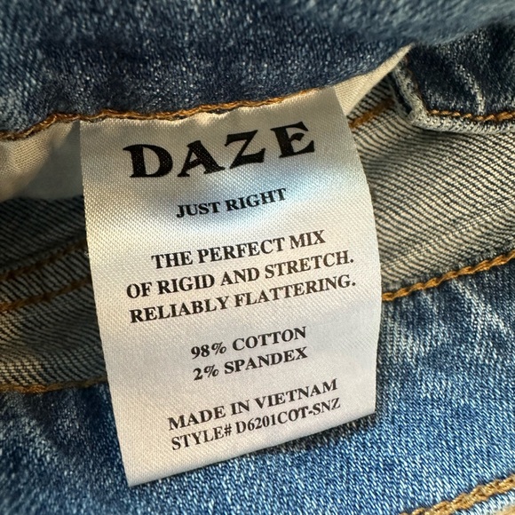 DAZE Just Right Denim Jeans Size 27- perfect condition doesn’t fit - Picture 4 of 5